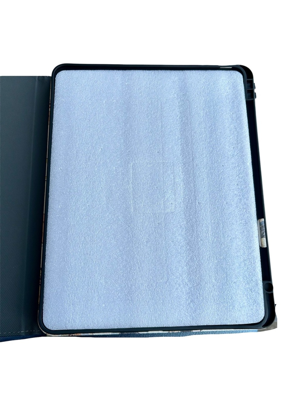 Dog-Themed 360° Rotating iPad Pro 13" Case – Fits M4 (2024) - Picture 4 of 10